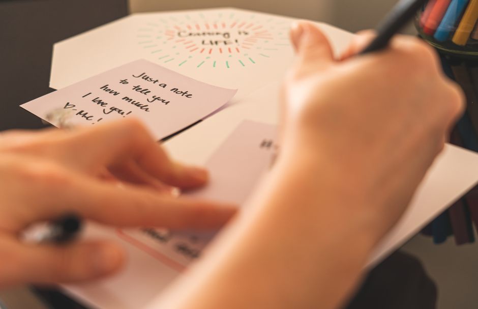 What to Write in a Card When Gifting a Personalized Book